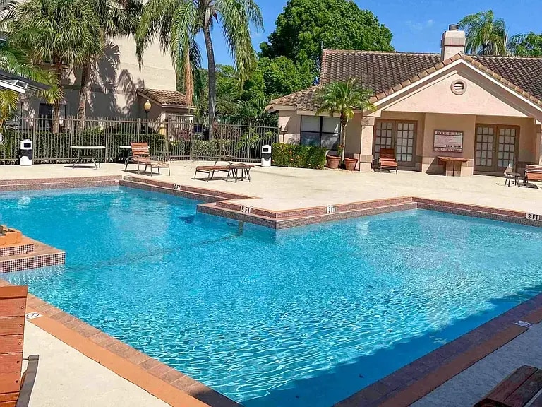 Building Photo - 2866 S University Dr