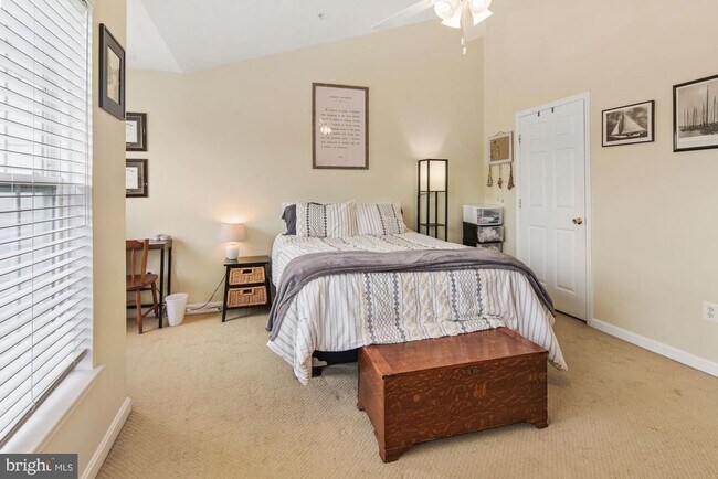 Building Photo - 29 Harbour Heights Dr