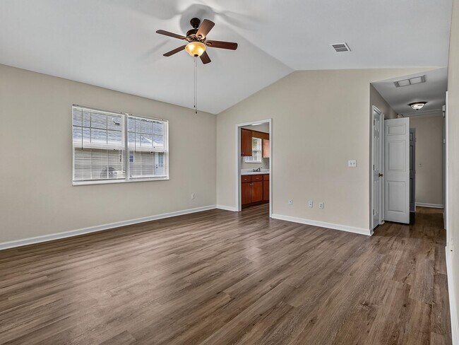 Building Photo - 96 Cochise St