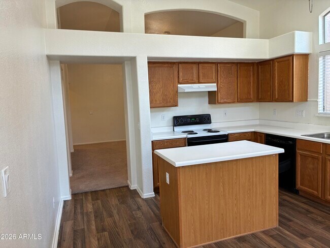 Building Photo - 1319 W Escuda Rd