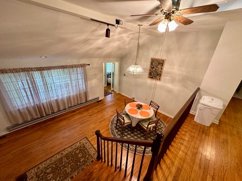 Building Photo - 160 Sunset Dr