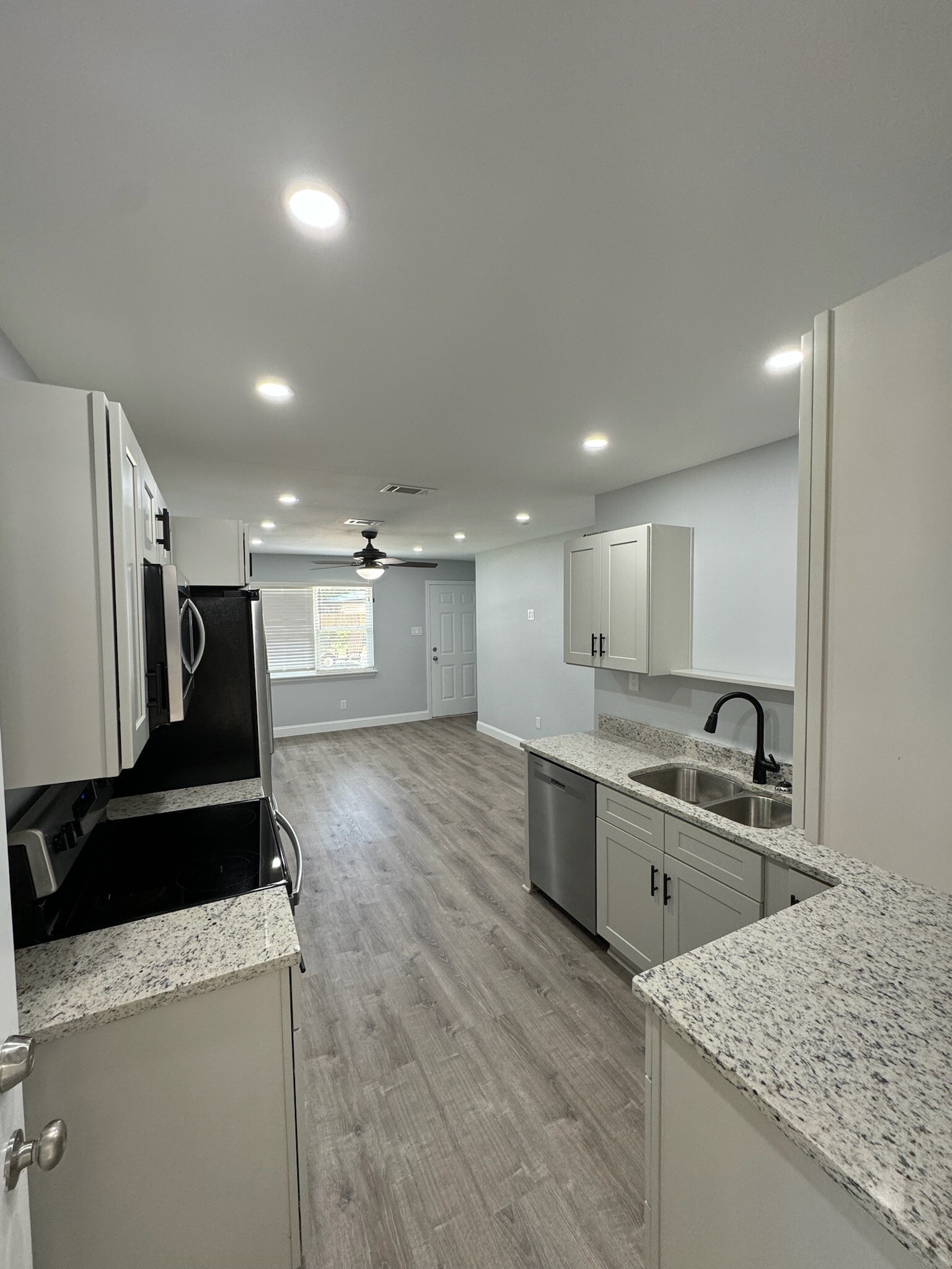 Building Photo - 1107 S Wilson St