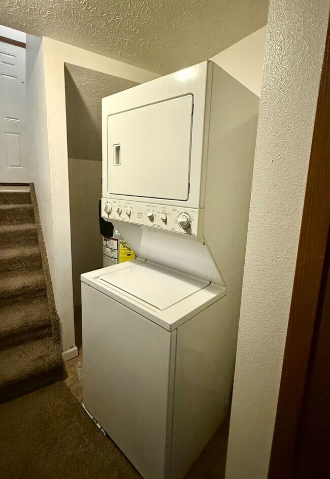 Building Photo - 4905 - York Duplex
