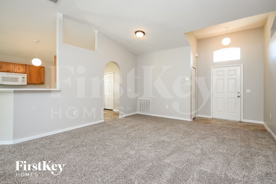Building Photo - 926 Killarney Ln