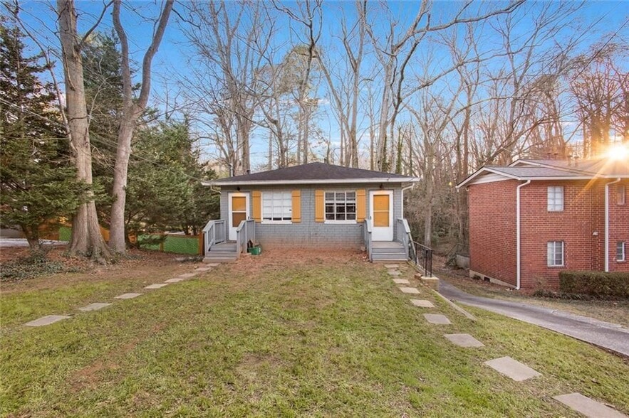 Building Photo - 121 Fairview St