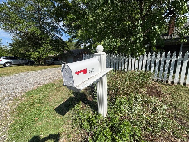 Building Photo - 3479 Overbrook Dr