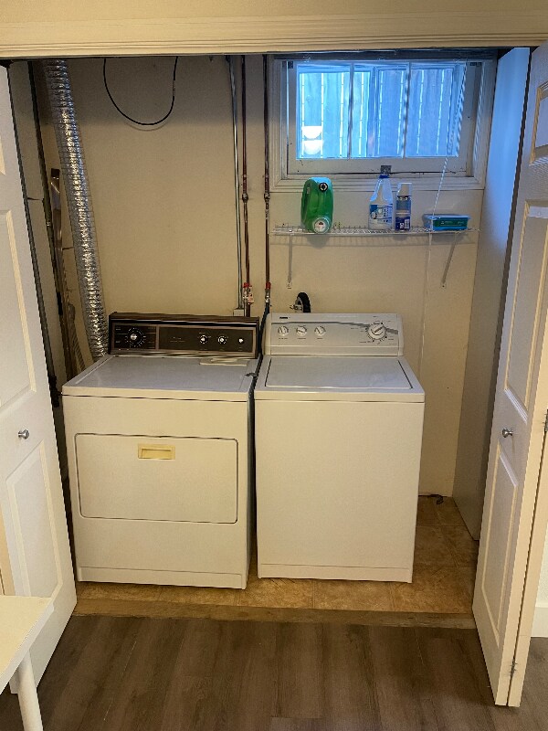 Building Photo - 236 Custer Ave