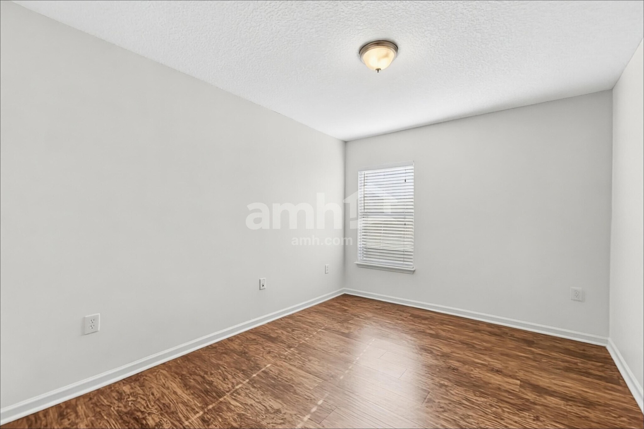 Building Photo - 1312 River City St