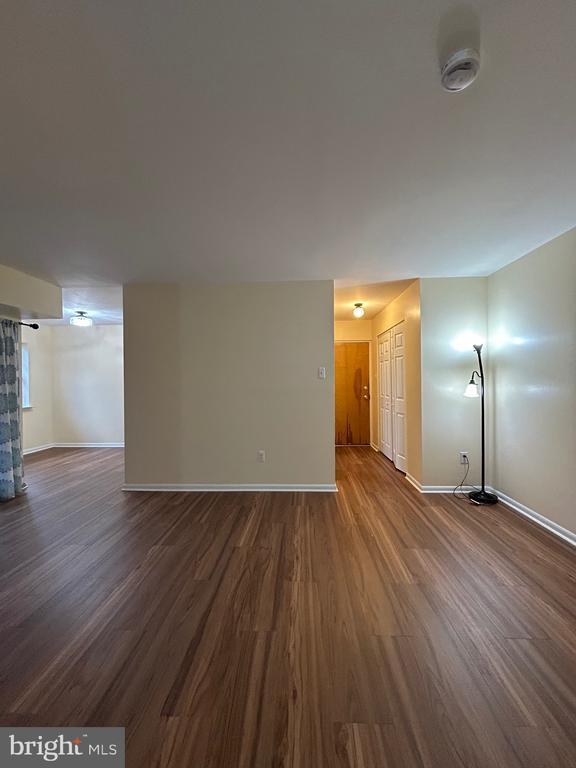 Building Photo - 3223 Valley Dr