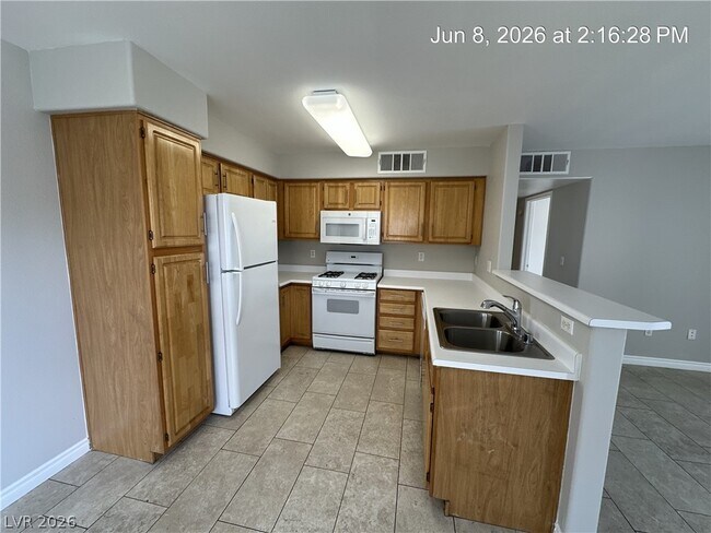 Building Photo - 5710 E Tropicana Ave