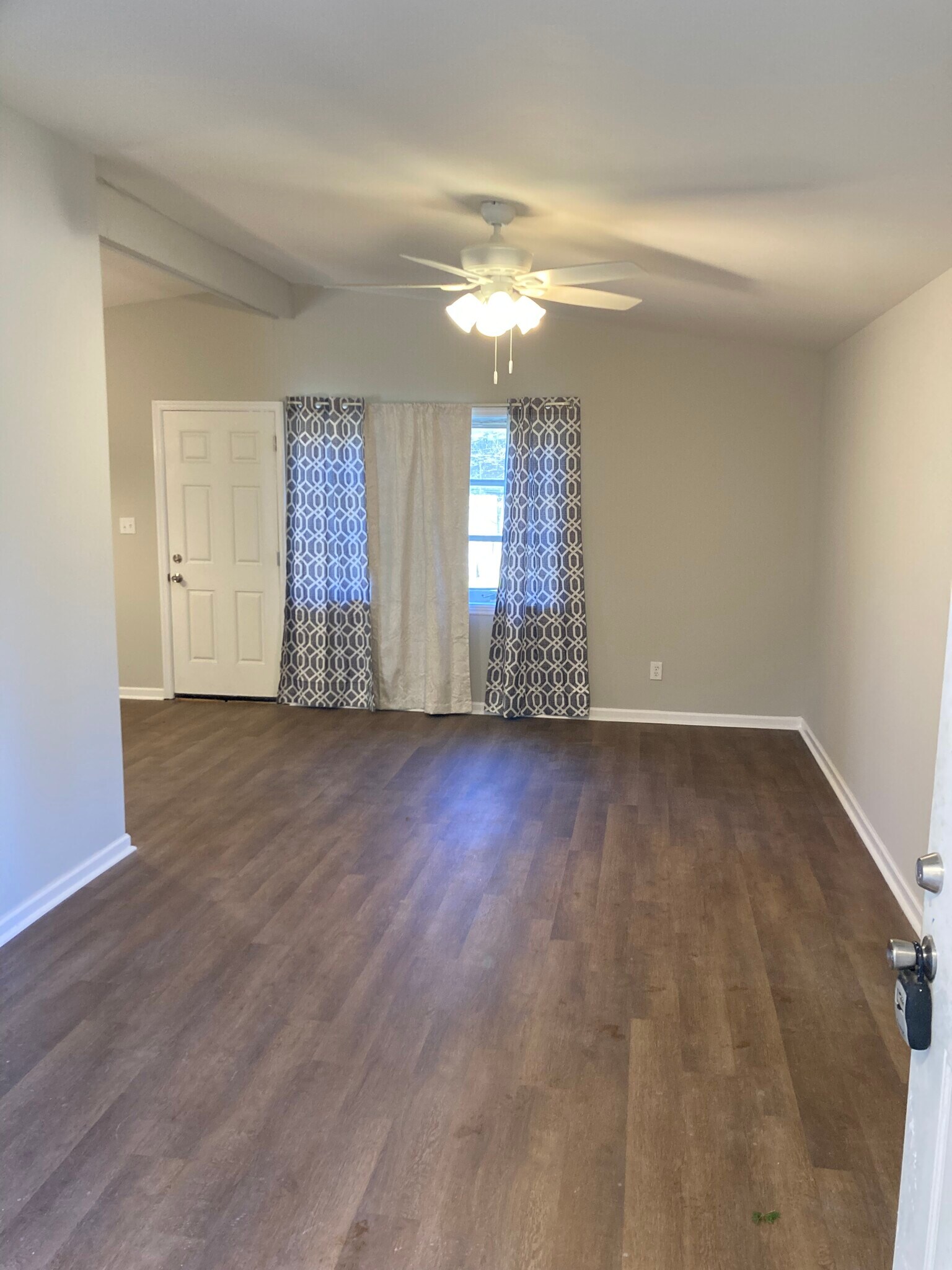 Living Room - 2013 N Skylane Dr