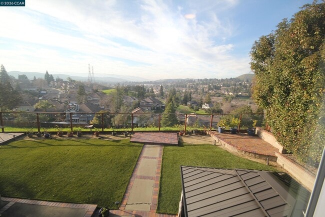 Building Photo - 243 Viewpoint Dr