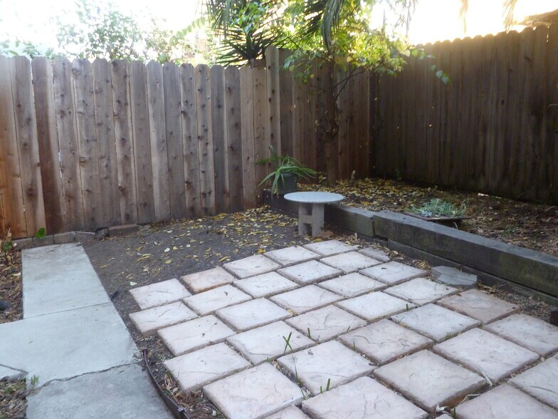 Back yard - 175 W I St