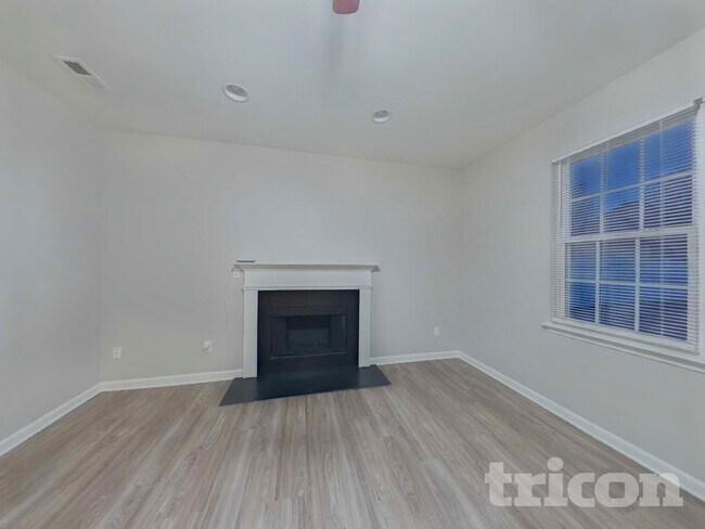 Building Photo - 5506 Linda Vista Ln