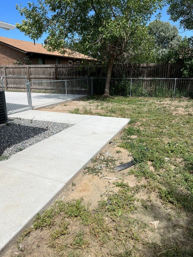Building Photo - Rent-to-Own Ranch-Style Home in Henderson,...