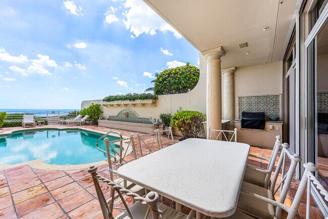 Building Photo - 13 Sloans Curve Dr