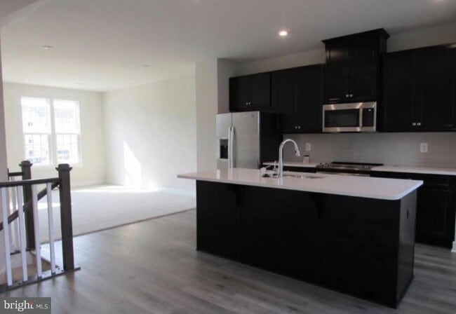 Building Photo - 1744 Scenic Lp