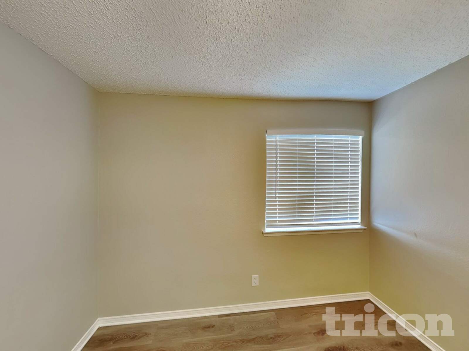 Building Photo - 317 Meandering Way Ct