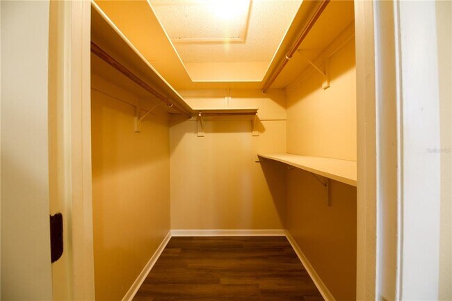 Building Photo - 754 Zella Ln