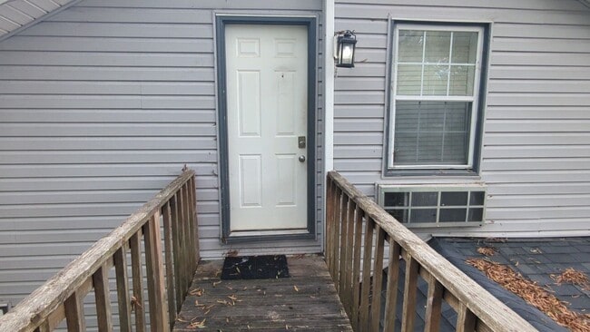 Primary Photo - 310 Blackburn St