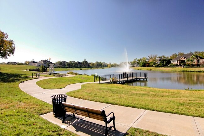 Building Photo - 10410 Five Oaks Ct