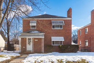 Building Photo - 364 S Chase Ave