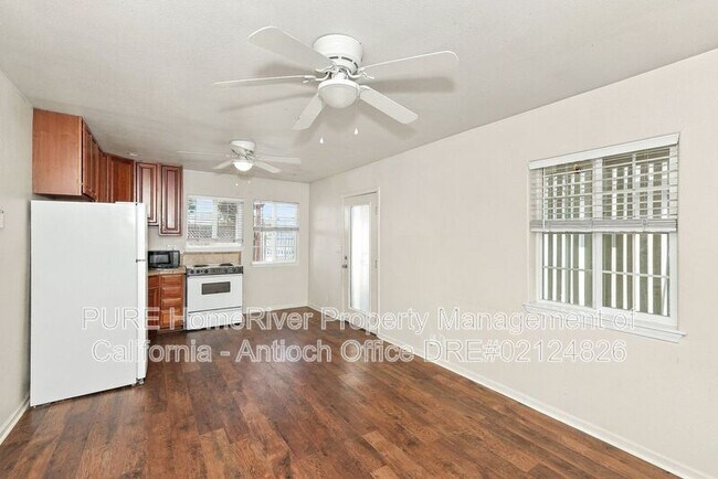 Building Photo - 2405 G St