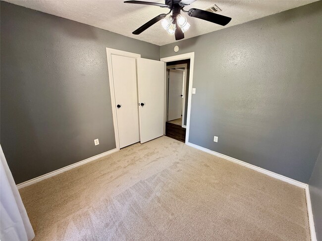 Building Photo - 20407 Fox Haven Ln