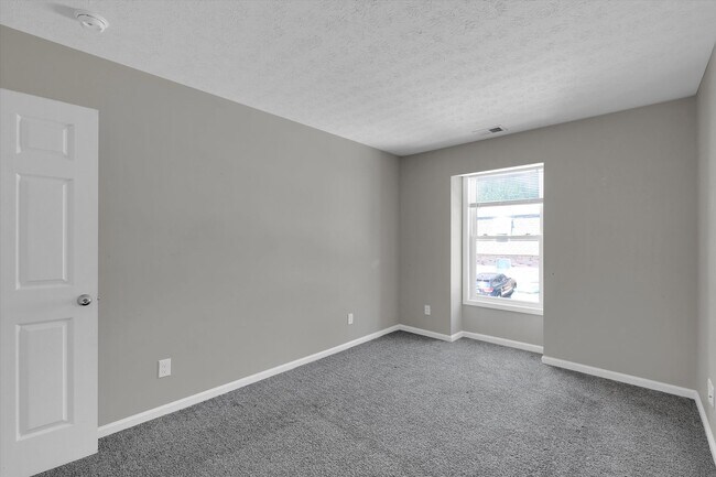 Building Photo - 421 Poplar Level Ct