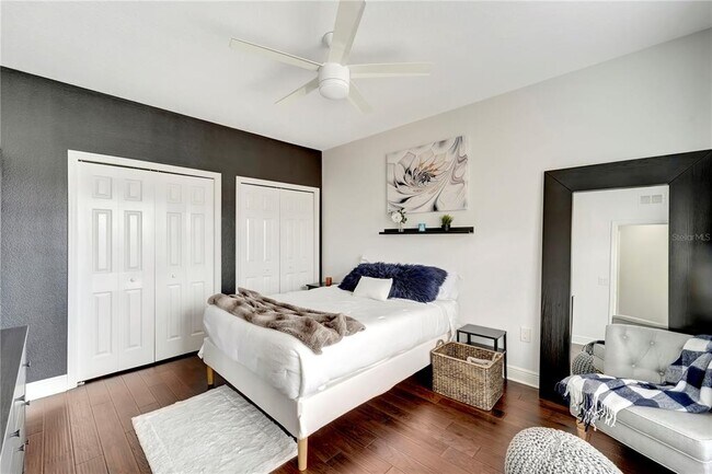 Building Photo - 8436 Miramar Way