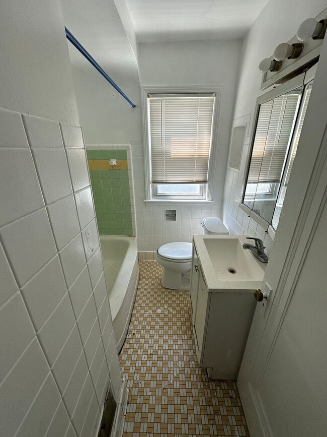 Building Photo - Beautiful Bungalow with Finished Basement ...
