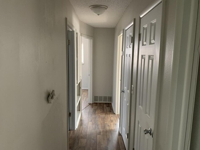 Building Photo - 9432 NE 14th St