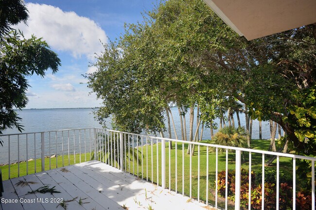 Building Photo - 412 La Costa St