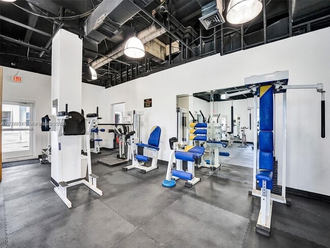Building Photo - 2751 S Ocean Dr