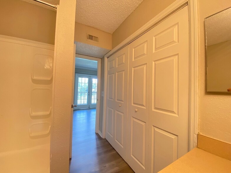 Building Photo - Coming Soon! 2nd-floor studio condo at Ser...
