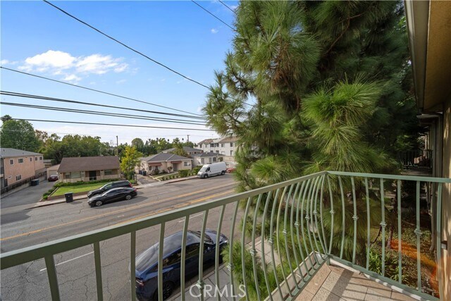 Building Photo - 216 N Buena Vista St