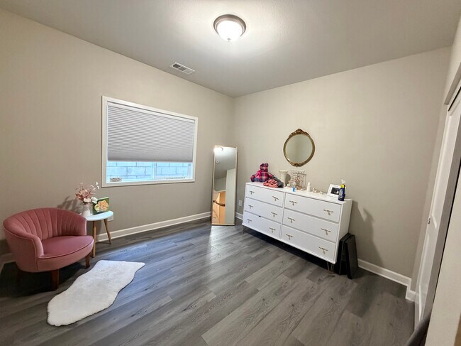 Building Photo - 20287 Newton St