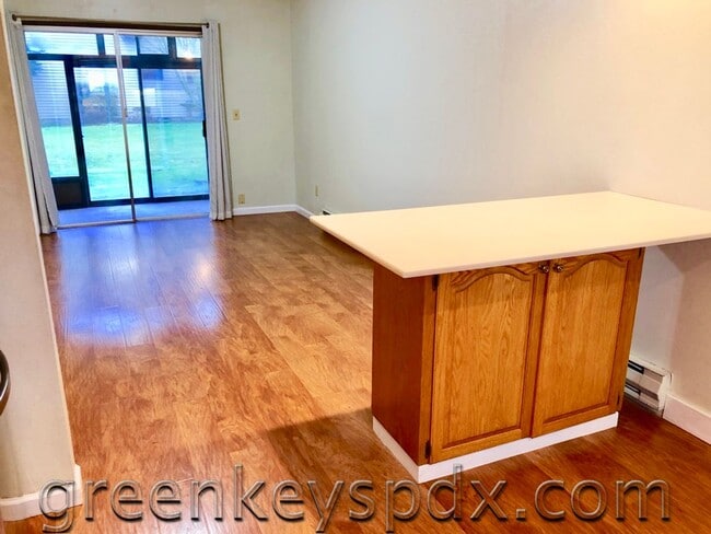 Building Photo - 3-Bedroom Unit on one level with a 1-car garage! Rent includes water-sewer and garbage!