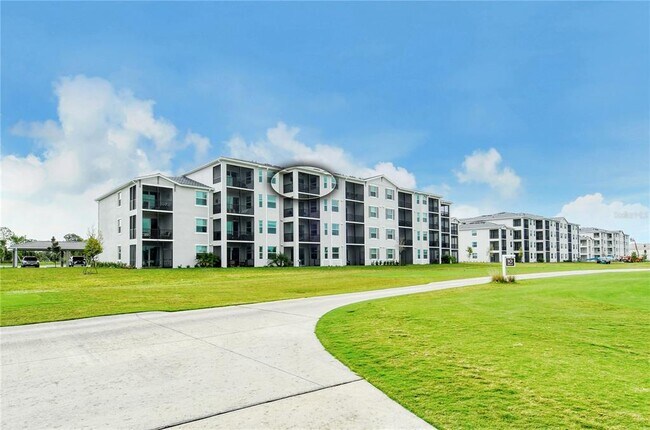 Building Photo - 12180 Wellen Golf St