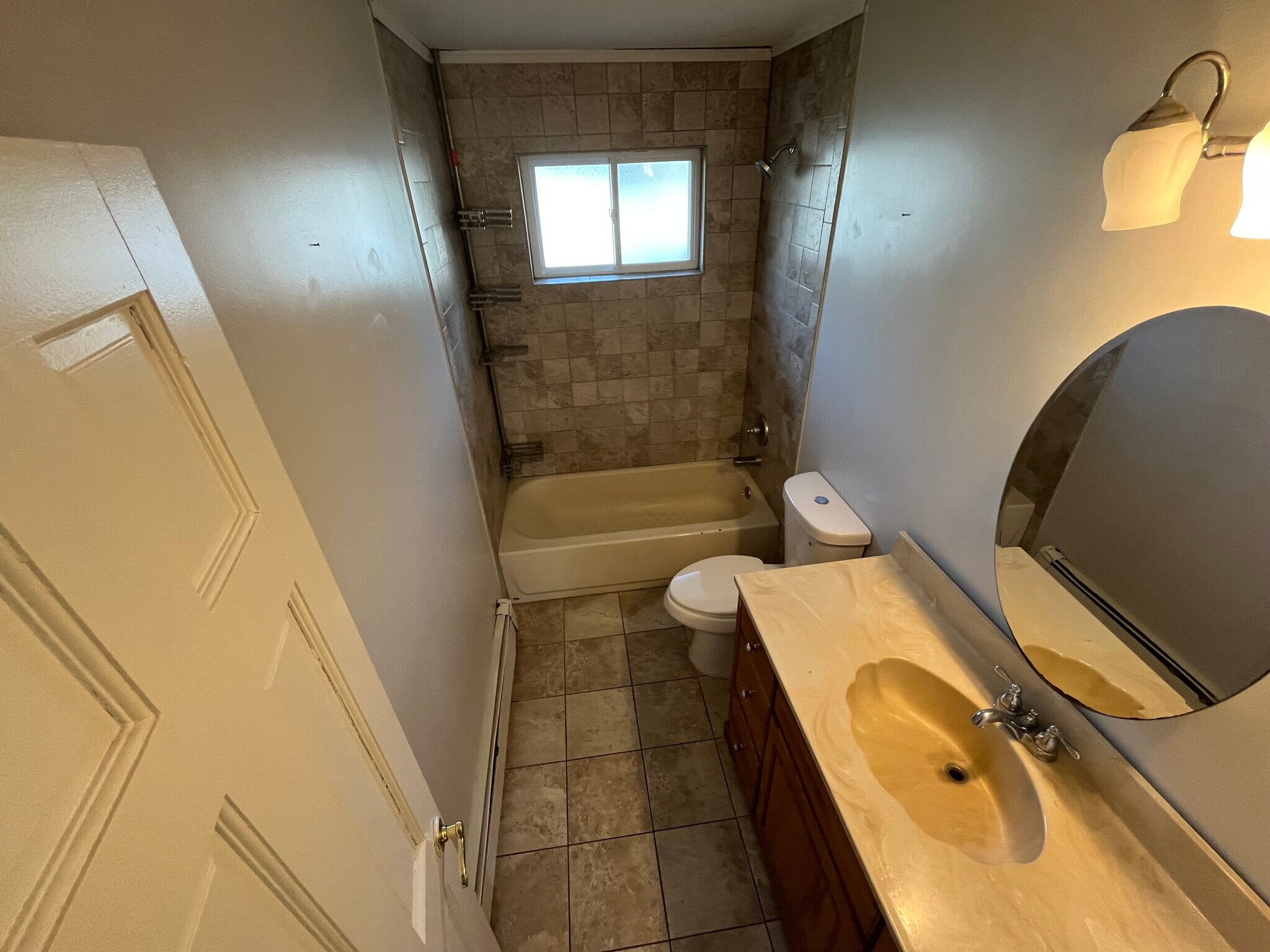 Building Photo - 33 Country Greens Dr