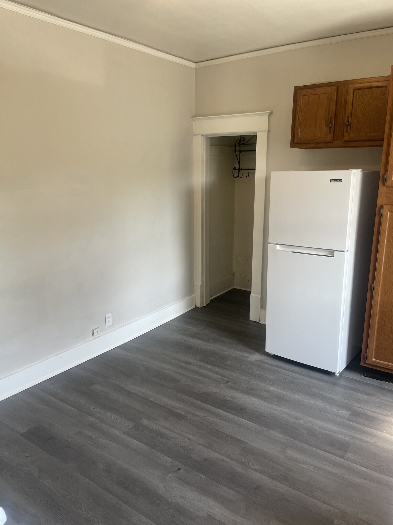 kitchen - 1384 Lafond Ave