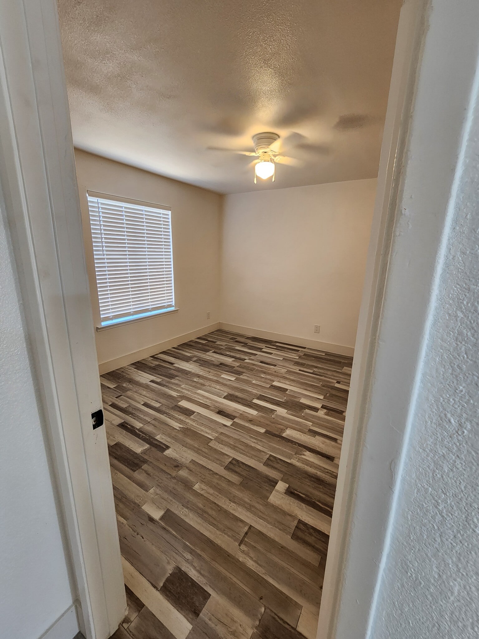 Building Photo - 830 N Ferger Ave