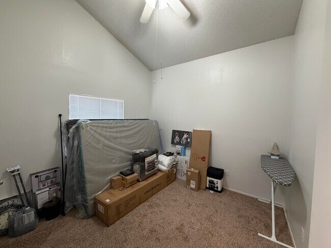 Building Photo - 136 N Troy Ave