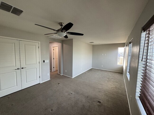 Building Photo - Chandler Luxury Townhome