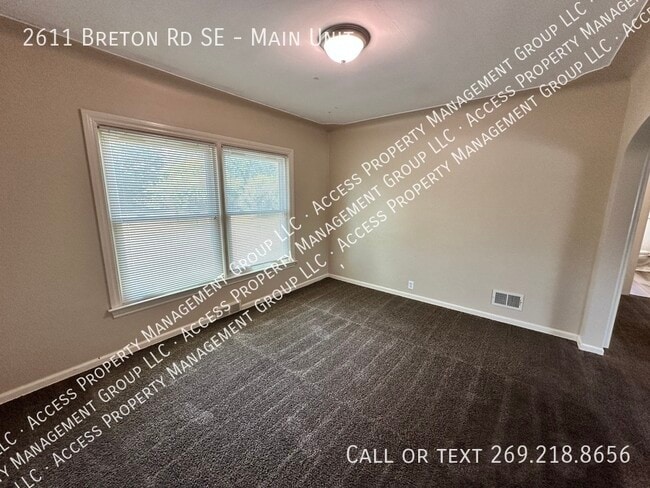 Building Photo - 2611 Breton Rd SE