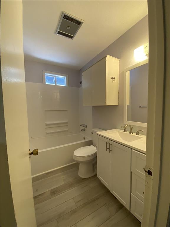 Building Photo - 1303 Barrington Dr