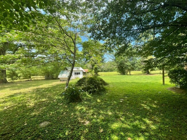 Building Photo - Adorable Apex Ranch on 2 Acres of Land!