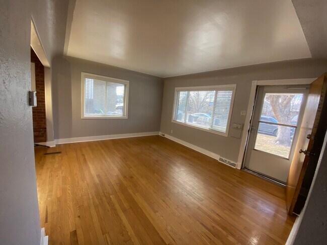 Building Photo - 4858 Benton St