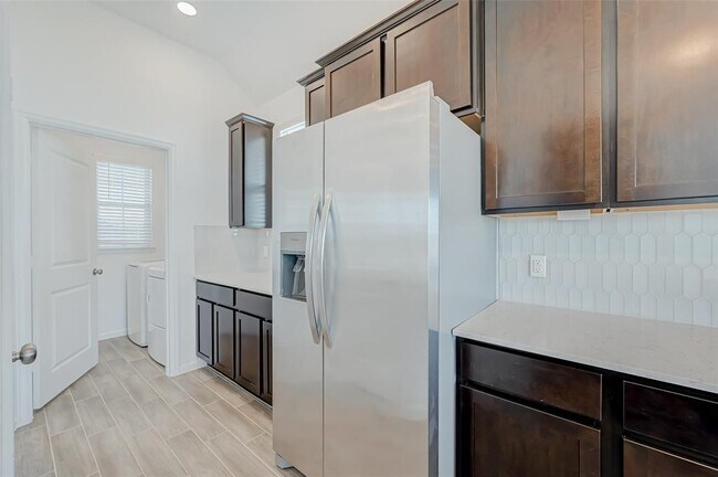 Building Photo - 2223 Rustboro Dr