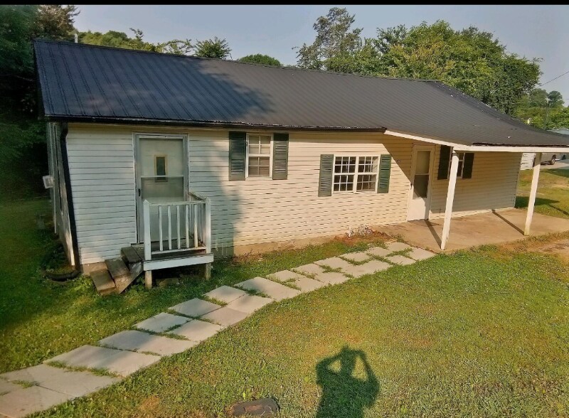 Primary Photo - 605 Dixon Springs Hwy